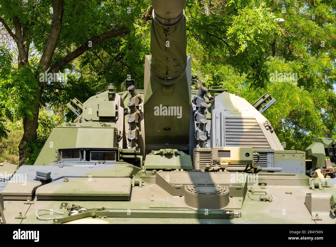 Panzerhaubitze 2000 (PZH 2000) gepanzerte Haubitzer, deutsche 155-mm-Haubitzer mit Eigenantrieb, entwickelt von Krauss-Maffei Wegmann (KMW) und Rheinmetall Stockfoto