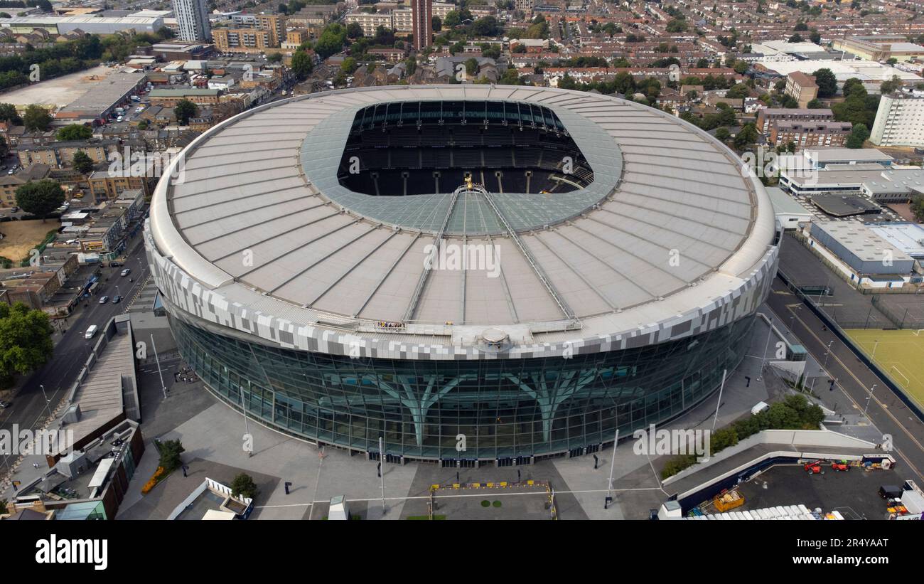 Blick aus der Vogelperspektive auf das Tottenham Hotspur Stadium, Heimstadion des Tottenham Hotspur FC oder der Spurs, wie sie allgemein bekannt sind. Stockfoto