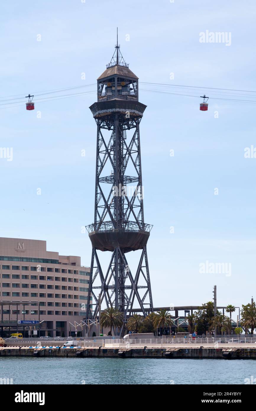 Barcelona, Spanien - Juni 08 2018: Die Port Vell Aerial Tramway (katalanisch: Telefèric del Port oder Aeri del Port) ist eine Seilbahn in Barcelona. Stockfoto
