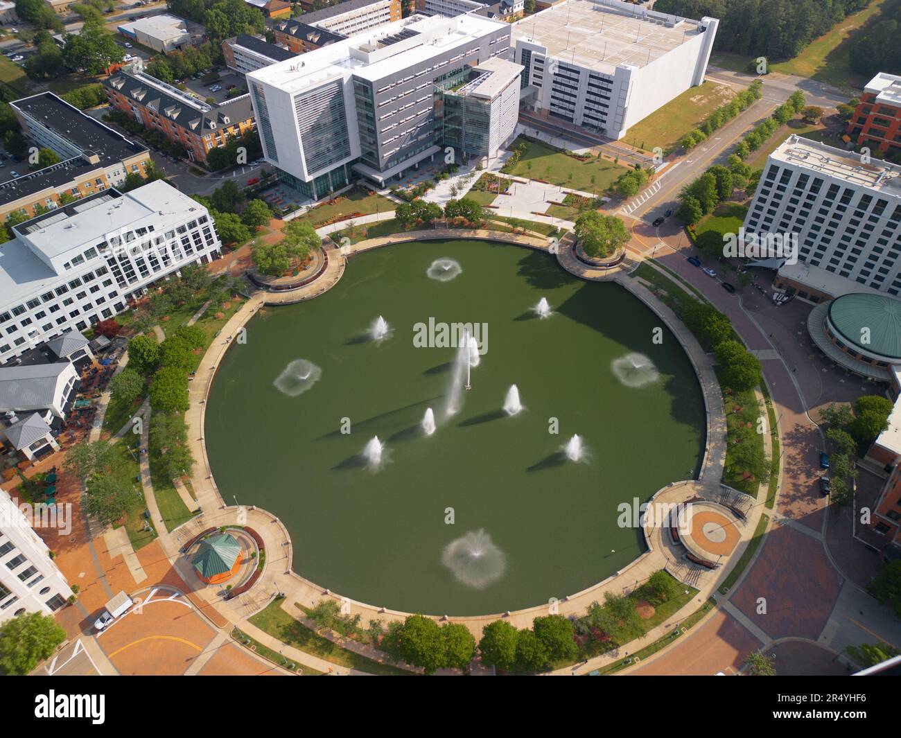 Newport News, Virginia, USA Stadtzentrum von oben. Stockfoto
