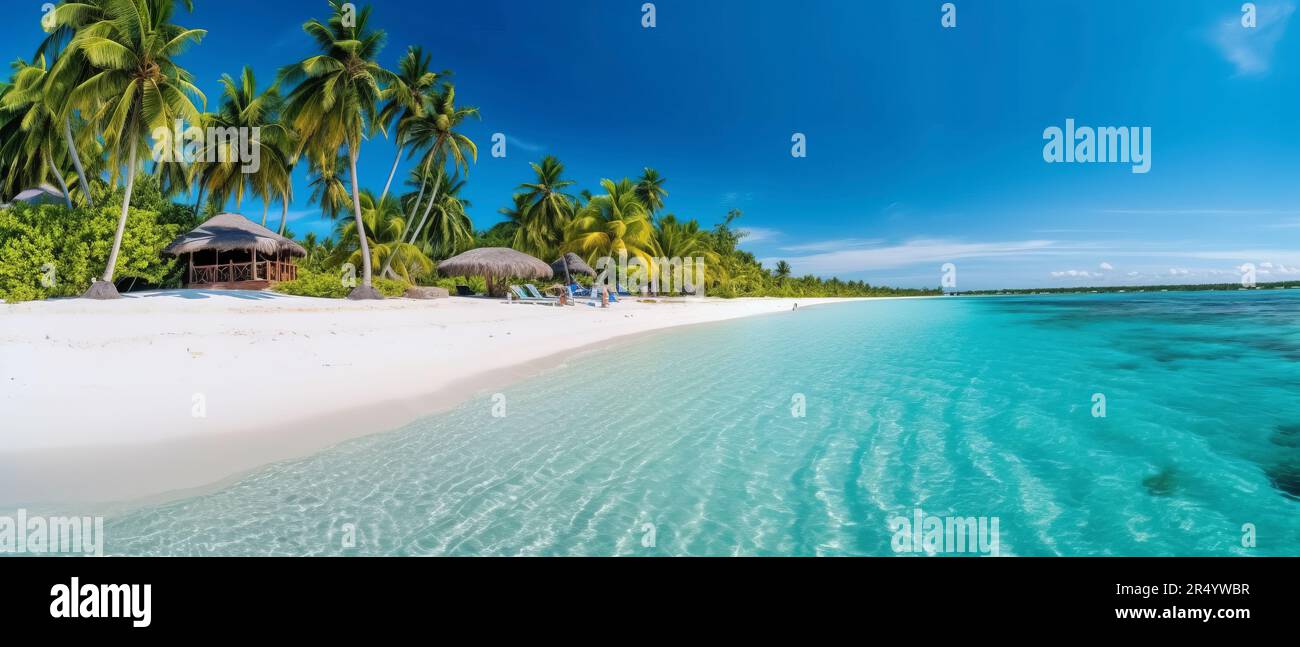 Wunderschönes tropisches Strandbanner: Weißer Sand und Kokospalmen. Stockfoto