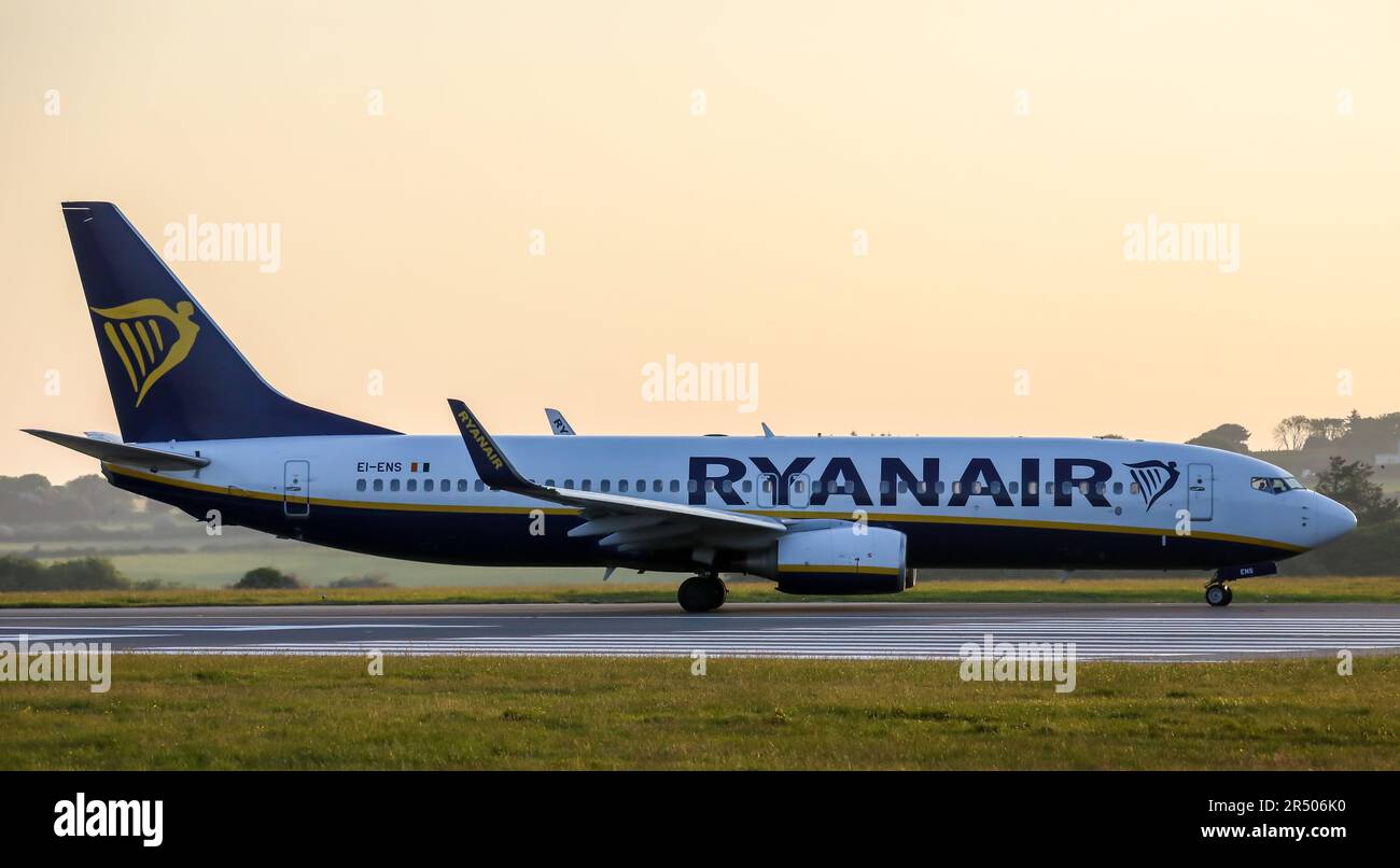 Flughafen Cork. Cork, Irland. 31. Mai 2023. Eine Ryanair Boeing 737 auf der Start- und Landebahn zur Vorbereitung des Starts nach Faro vom Flughafen Cork, Cork, Irland. David Creedon/Alamy Live News Stockfoto