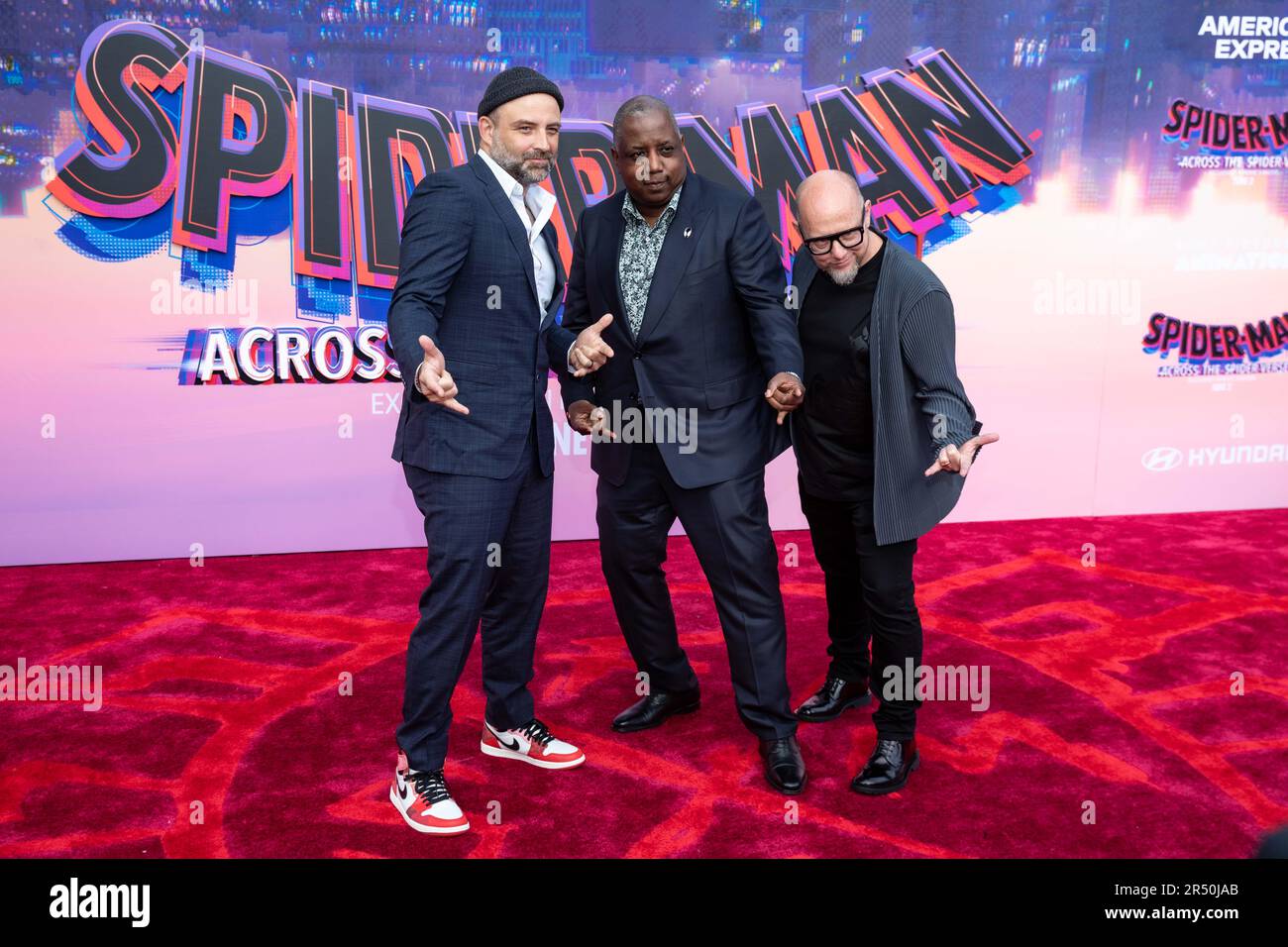 30. Mai 2023, Los Angeles, Kalifornien, USA: JOAQUIM DOS SANTOS, KEMP POWERS, JUSTIN K. THOMPSON nimmt am 30. Mai 2023 an der Weltpremiere für Spider-man: Gegenüber der Spider-Verse im Regency Village Theatre in Los Angeles, Kalifornien Teil. (Kreditbild: © Clutch Pockets Wambli/ZUMA Press Wire) NUR REDAKTIONELLE VERWENDUNG! Nicht für den kommerziellen GEBRAUCH! Stockfoto