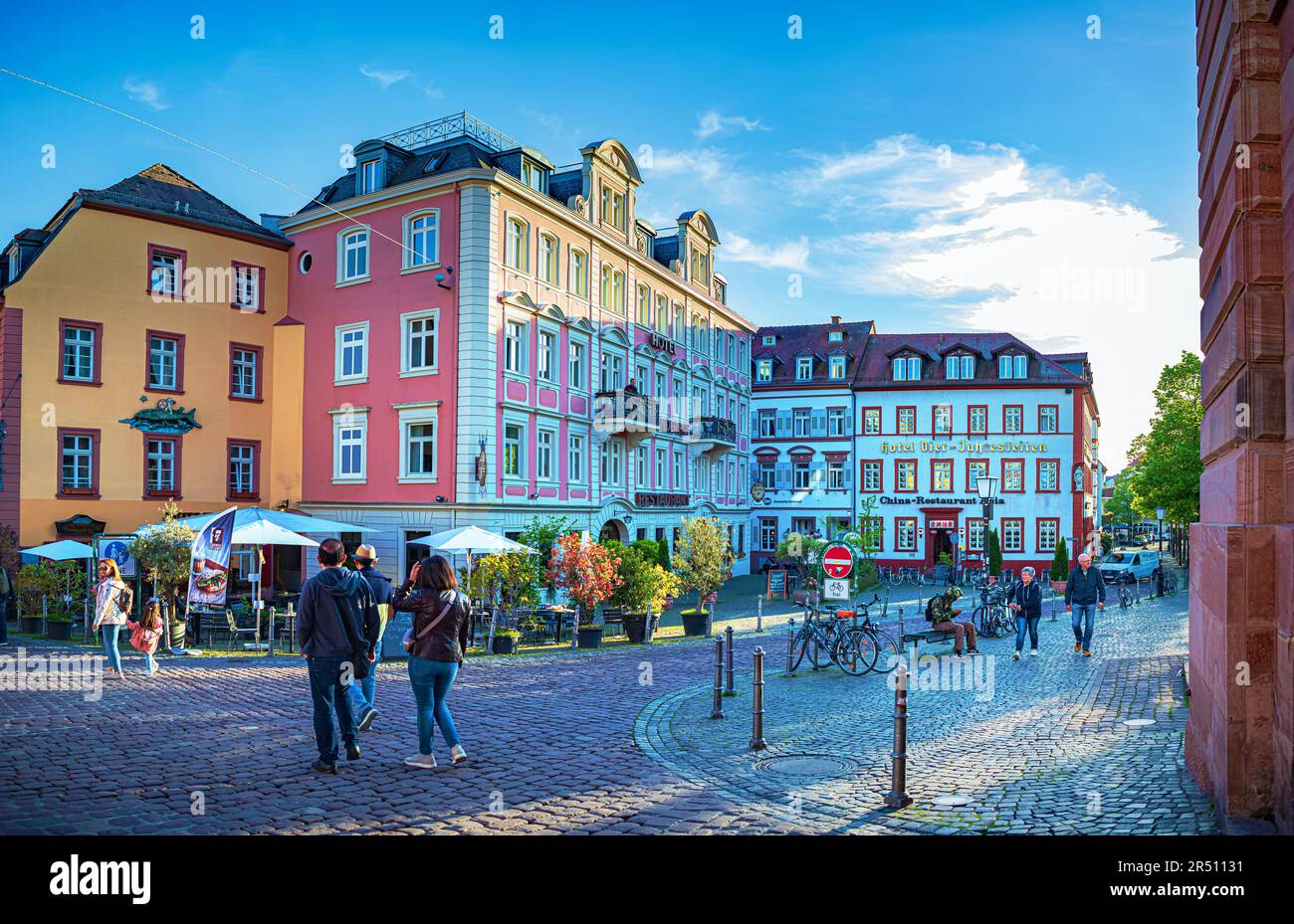 HEIDELBERG, BADEN-WÜRTTEMBERG, DEUTSCHLAND - CIRCA MAI 2023: Neckarstaden der Stadt Heidelberg, Deutschland. Stockfoto