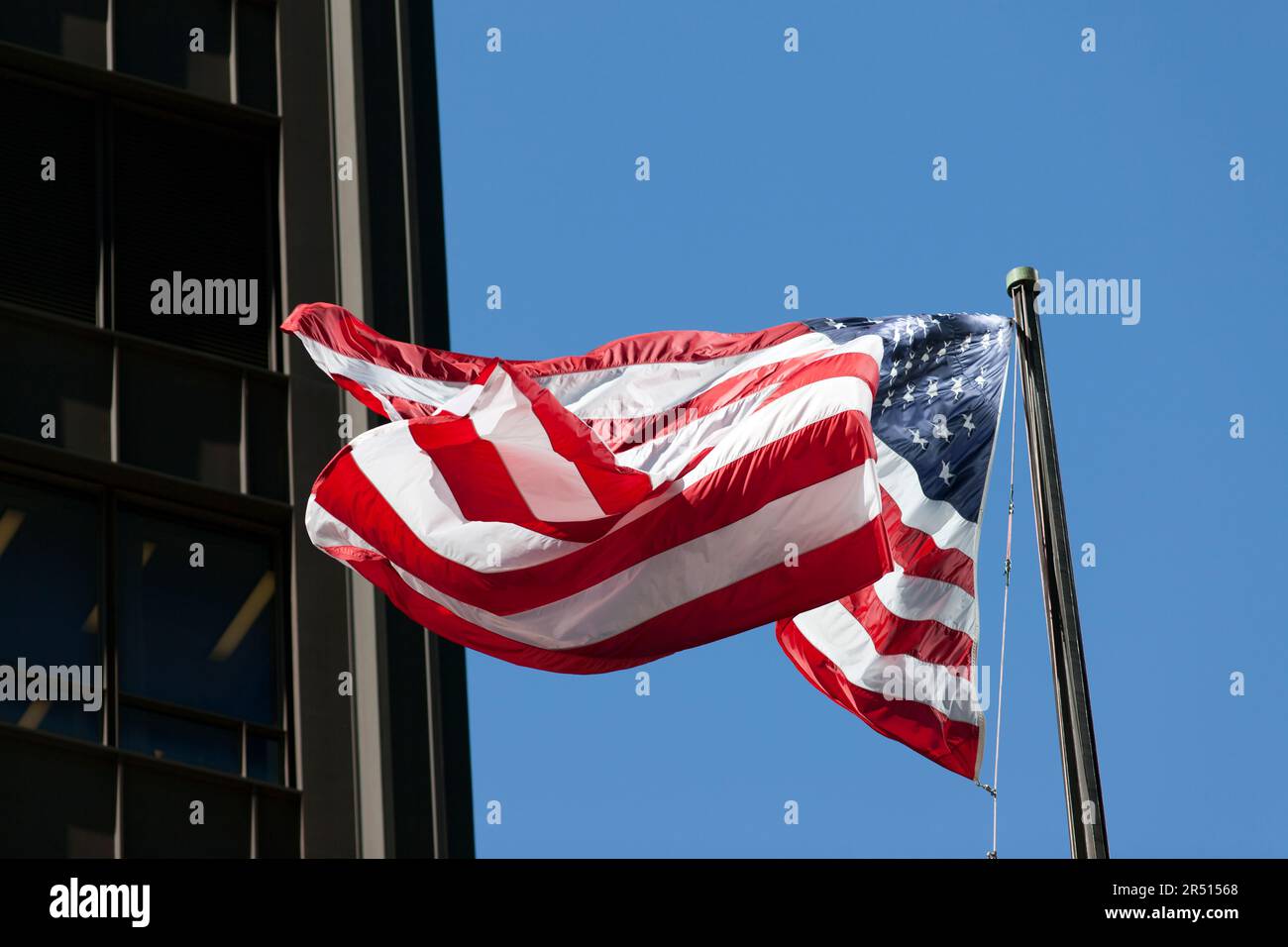 USA, Illinois, Chicago, US-Flagge, Daley Plaza. Stockfoto