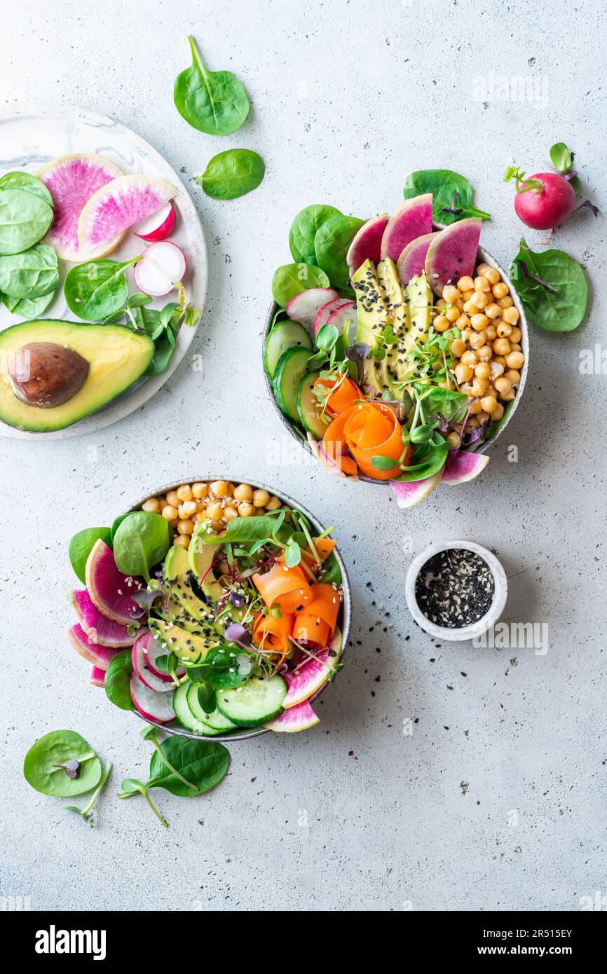 Schale Salate mit Wassermelonen-Rettich Stockfoto