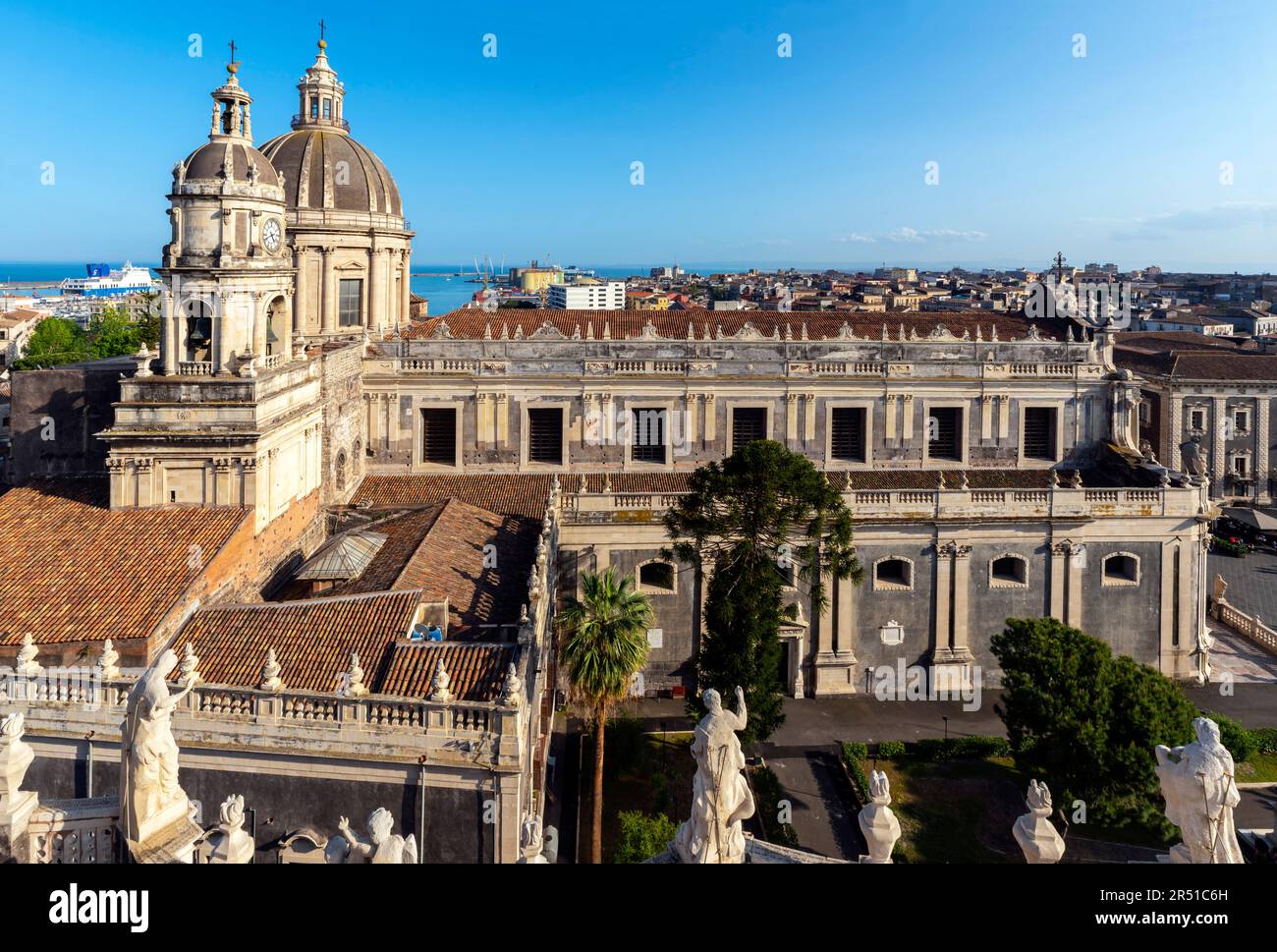 Die römisch-katholische Metropolitanische Kathedrale der heiligen Agatha von Catania, Sizilien, Italien. Stockfoto