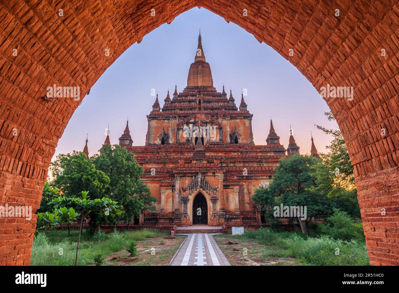 Bagan, Myanmar, im Sulamani Tempel bei Tagesanbruch. Stockfoto