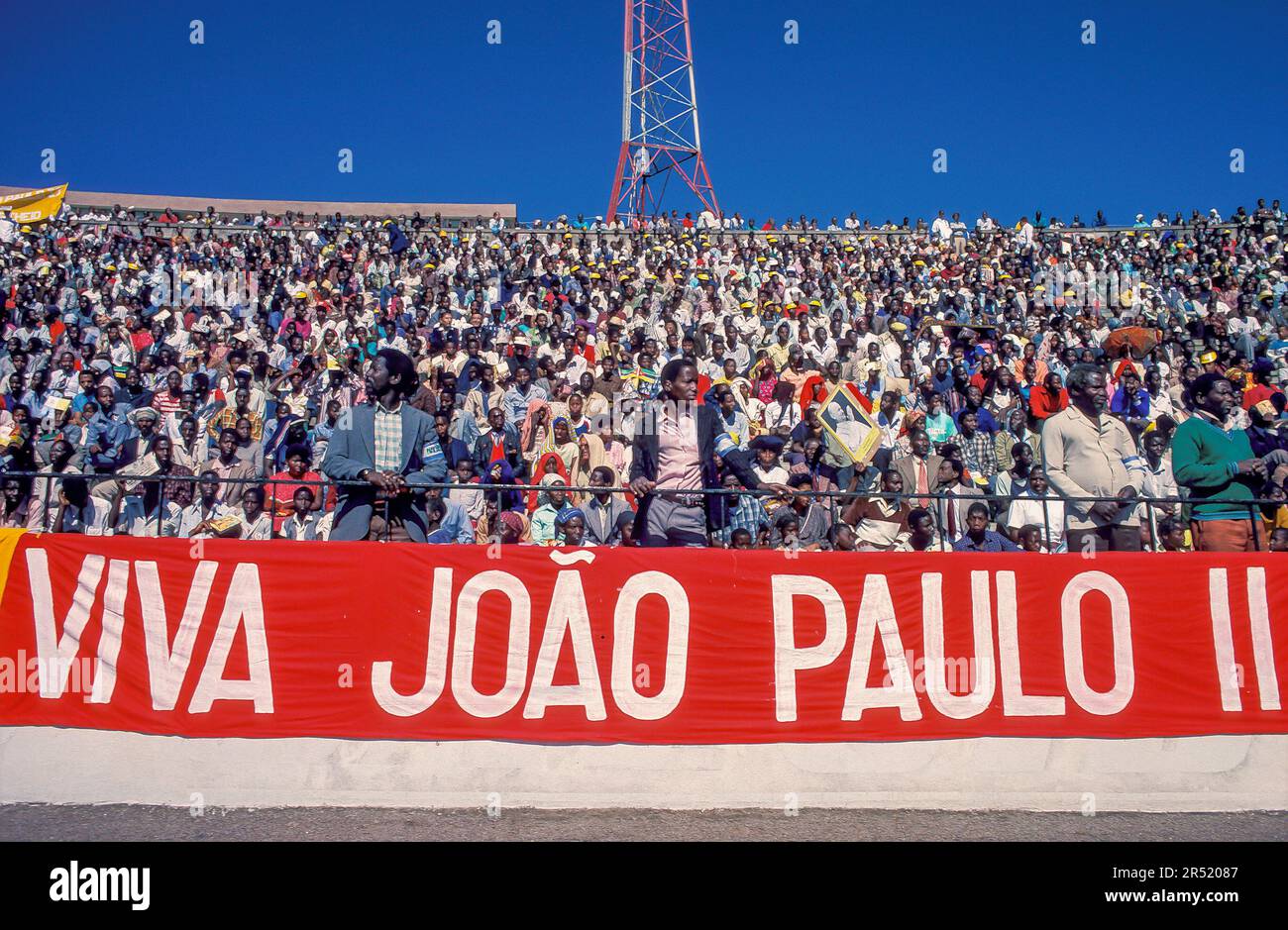 Päpstlicher Besuch in Mosambik von Papst Johannes Paul II. Im Jahr 1988. Stockfoto