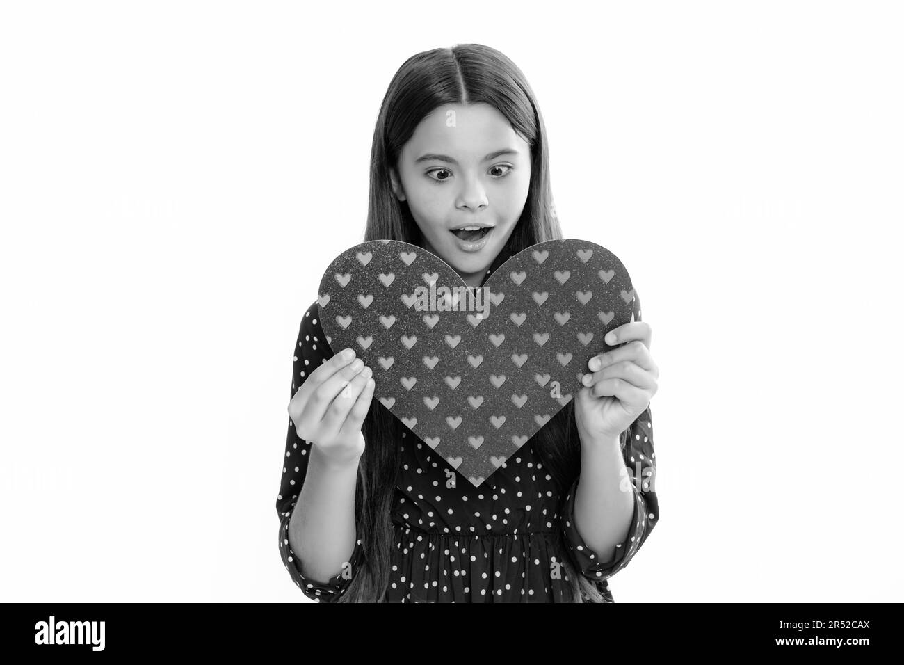 Junge Teenager Kind Mädchen mit Herzform. Alles Gute Zum Valentinstag. Liebe und angenehme Gefühle Konzept. Stockfoto