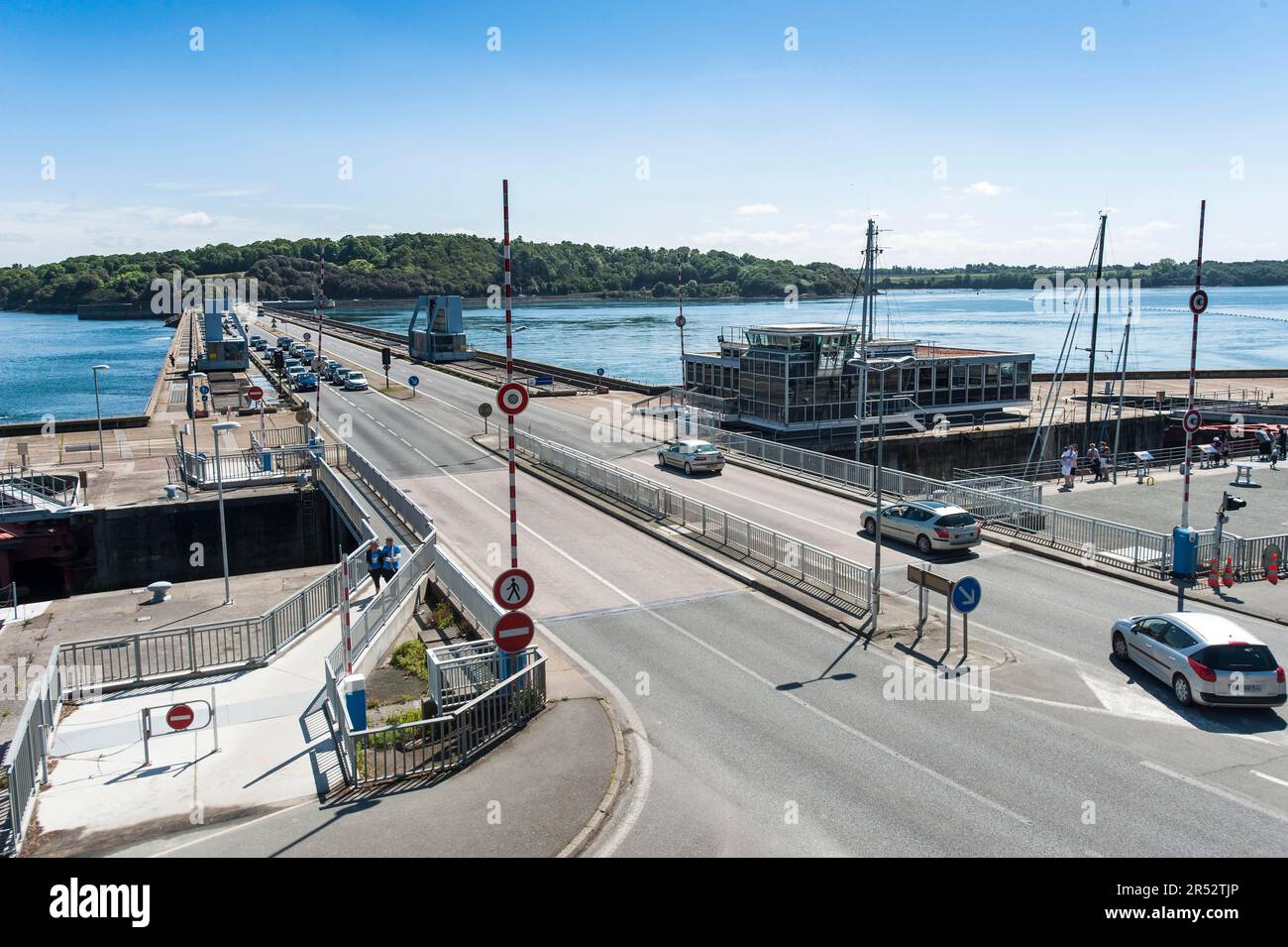 Gezeitenkraftwerk Rance, Fluss Rance, Dinard, Bretagne, Usine maremotrice de la Rance, Wasserkraftwerk, Damm, Frankreich Stockfoto