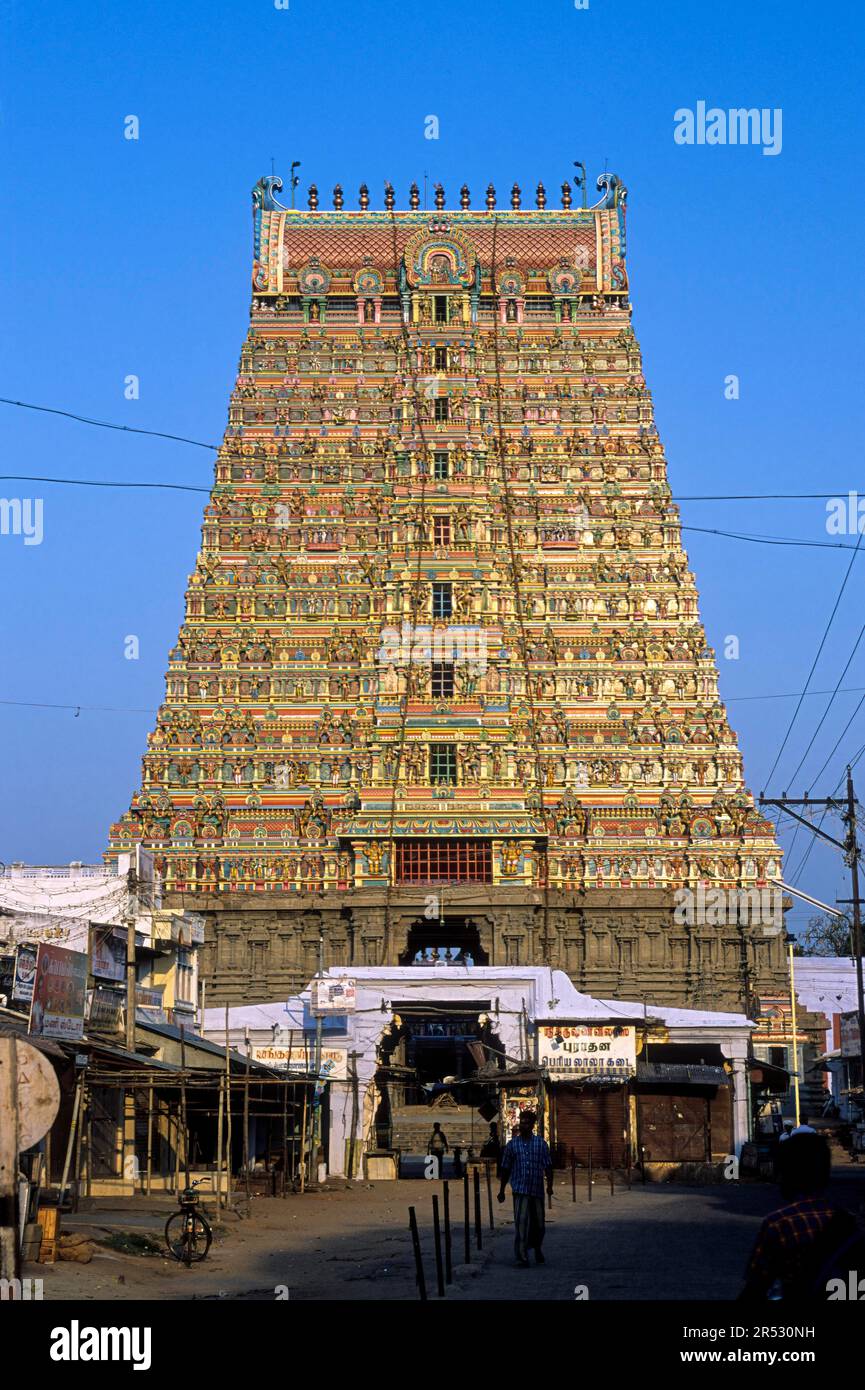 180 m hoher Rajagopuram-Turm im Kasi Viswanathar-Tempel in Tenkasi, Tamil Nadu, Südindien, Indien, Asien Stockfoto