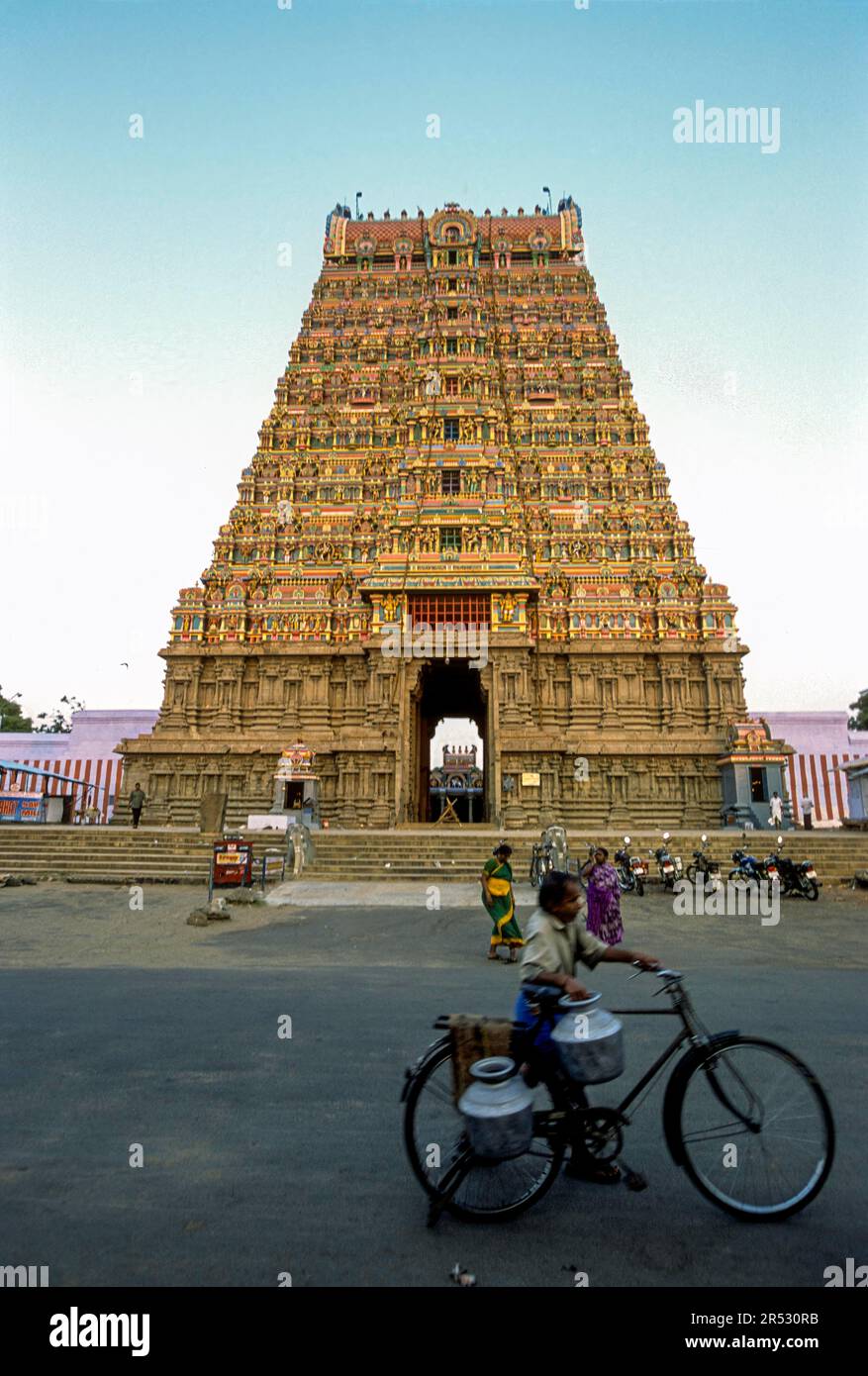 180 m hoher Rajagopuram-Turm im Kasi Viswanathar-Tempel in Tenkasi, Tamil Nadu, Südindien, Indien, Asien Stockfoto