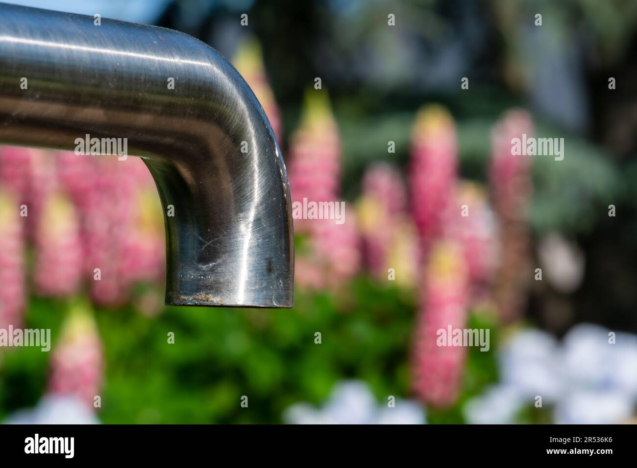 Kalter Stahl in warmen Farben Stockfoto
