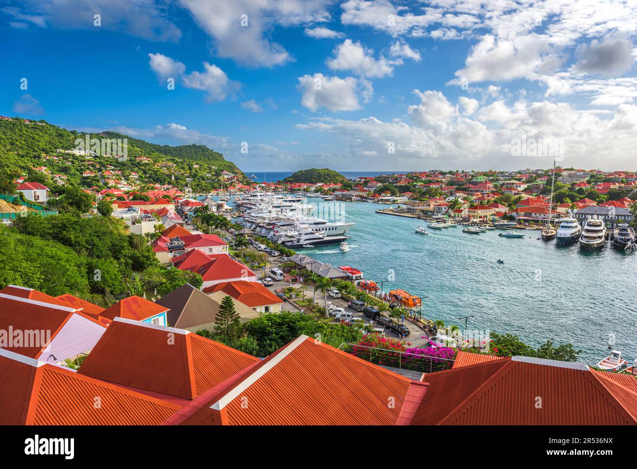 Gustavia, St. Barts Stadt-Skyline am Hafen. Stockfoto
