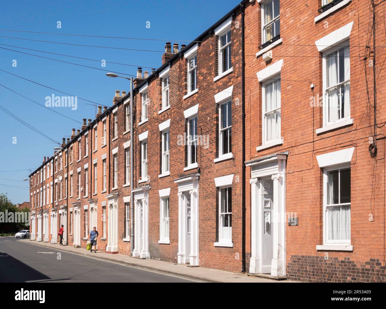 Eine Terrasse mit 3-stöckigen Häusern in Railway Street, Beverley, East Yorkshire, England, Großbritannien Stockfoto