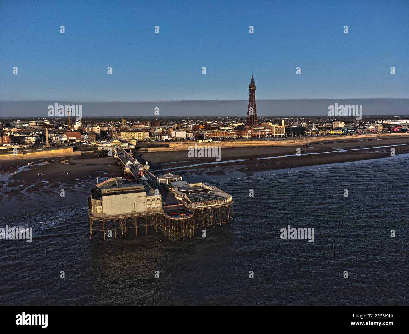 Blackpool North Pier bei Sonnenuntergang Stockfoto
