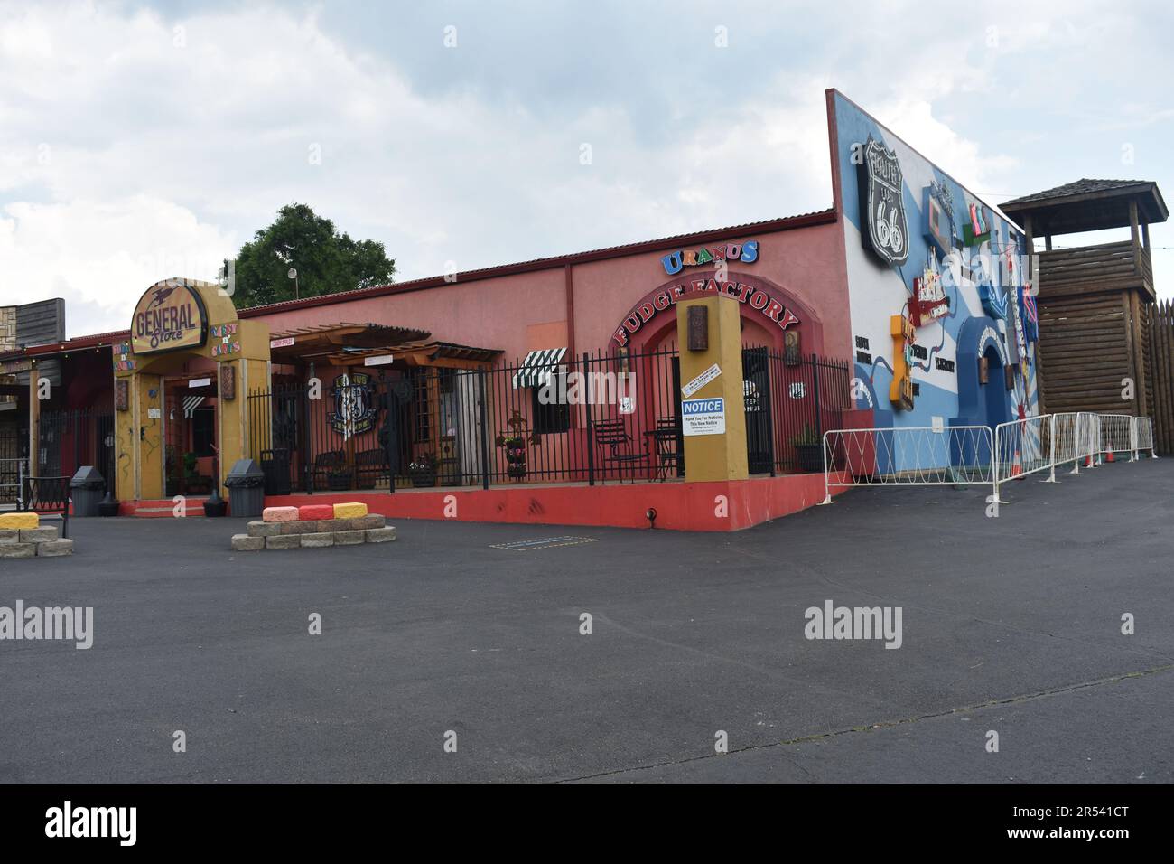 St Robert, Missouri, MO, USA 31. Mai 2023 Uranus Fudge Factory, eine