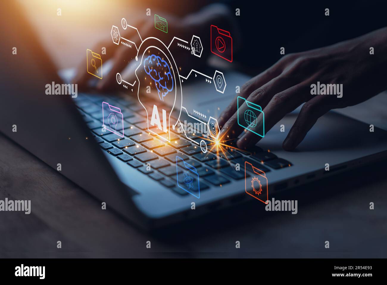 KI (künstliche Intelligenz)-Forschungsentwicklung für zukünftiges Wachstum. Geschäftsmann, der ein Notebook benutzt. Technologie für maschinelles Lernen verbindet digitales Marketing. Bi Stockfoto