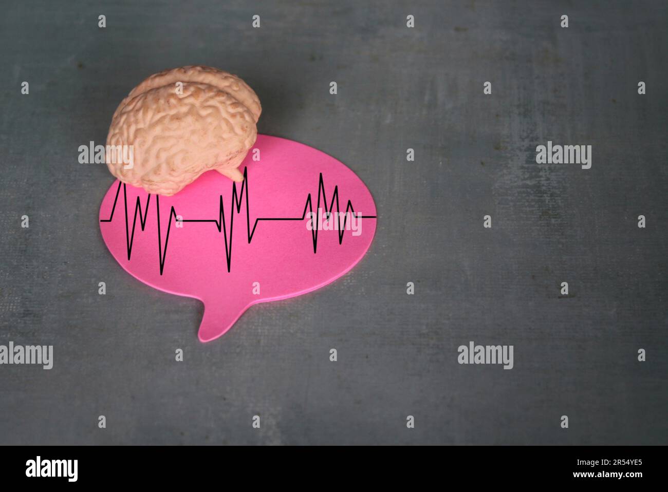 Enzephalographie-Hirnwelle mit Kopierraum. Epilepsie, Welttag für psychische Gesundheit, Krampfanfälle, Kopfverletzungen, Schwindel, Kopfschmerzen, Hirntumorkonzept Stockfoto
