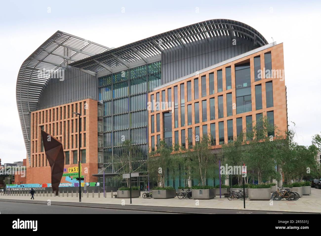 Gebäude des Francis Crick Institute, Midland Road, London, Großbritannien. Heimat der National Instiute of Medical Research. Stockfoto