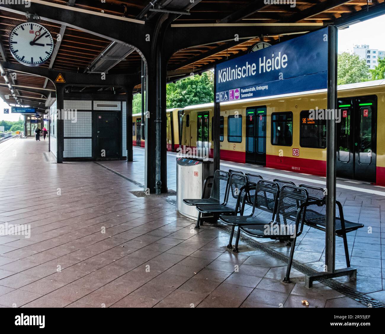 S Köllnische Heide S-Bahn Station bedient S45 S46 S47 Linien, Neukölln, Berlin. Die Bahnstation wurde 1920 eröffnet Stockfoto