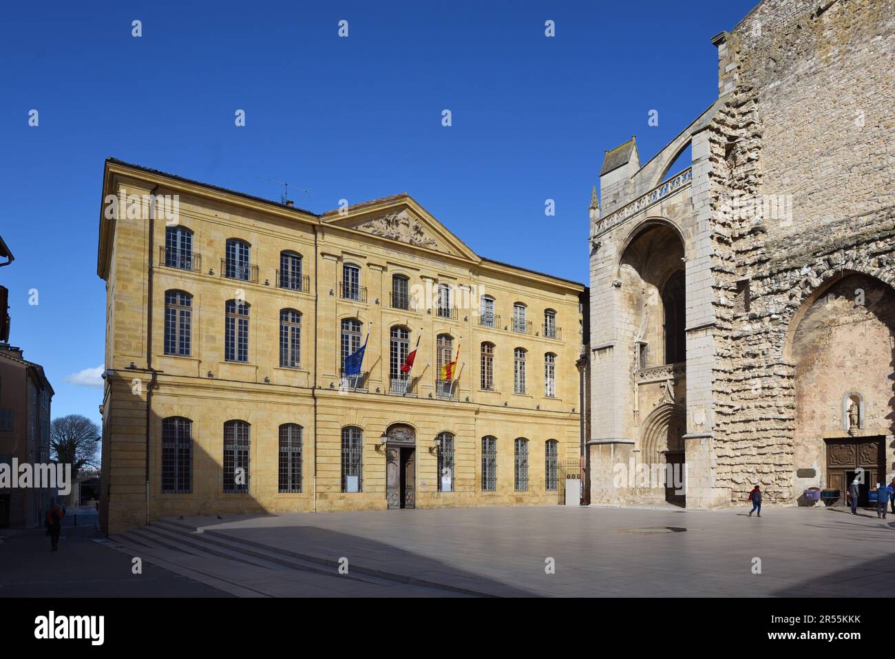 Rathaus oder Mairie am Place de la Mairie Saint-Maximin-la-Sainte-Baume Stockfoto