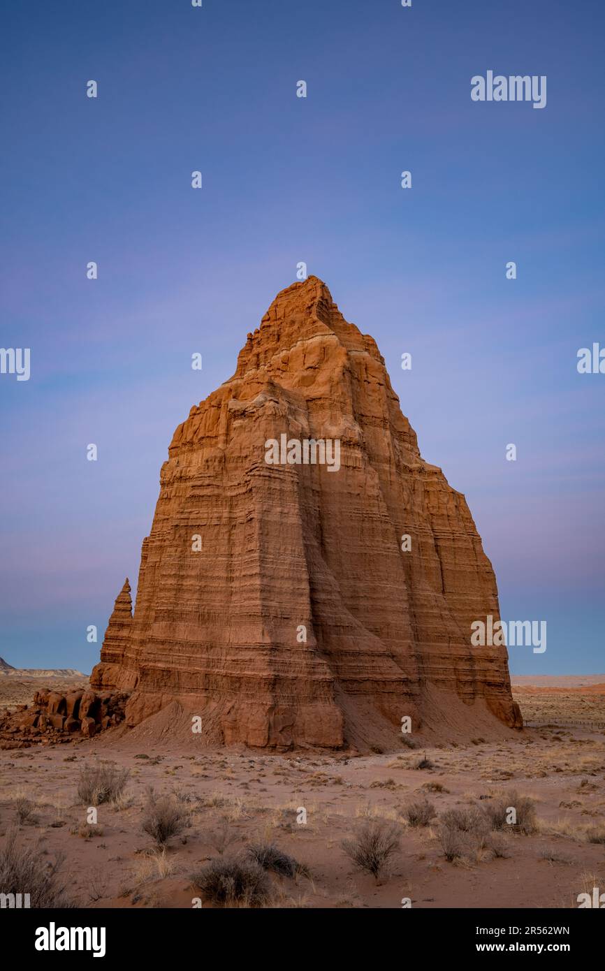 Dramatische Felsformationen bei Sonnenuntergang, Capitol Reef National Park, Utah, USA Stockfoto