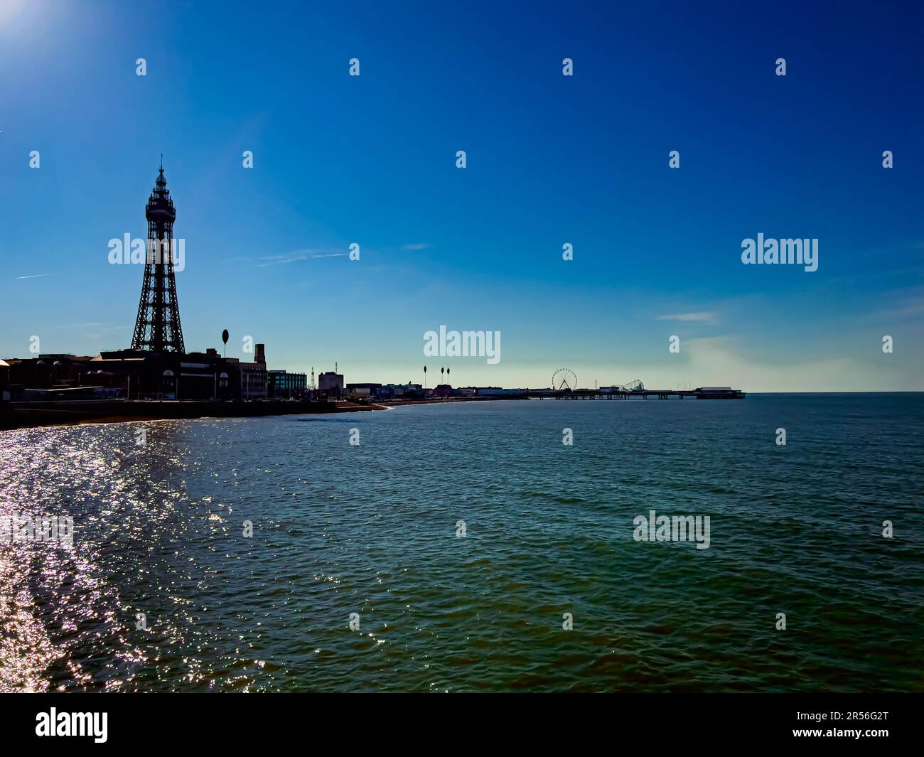 Blackpool Tower und Ozean Stockfoto