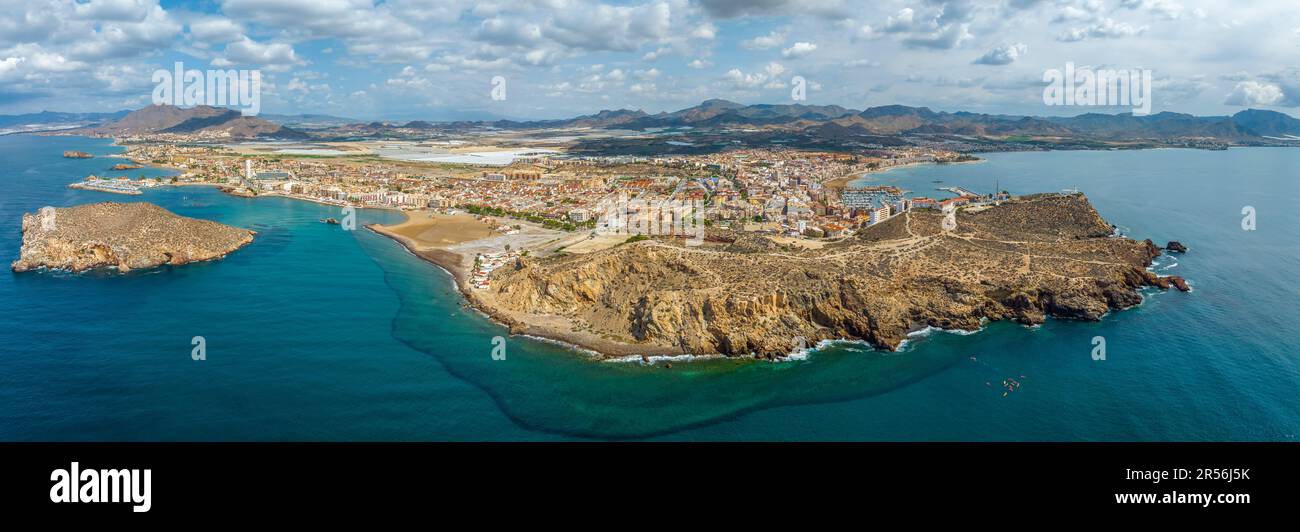 Panoramablick aus der Vogelperspektive auf Mazarron Puerto, Provinz Murcia. Spanien Stockfoto