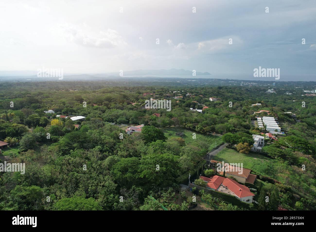 Das Luxusviertel in Nicaragua Managua bietet einen unvergleichlichen Blick auf die Drohne Stockfoto