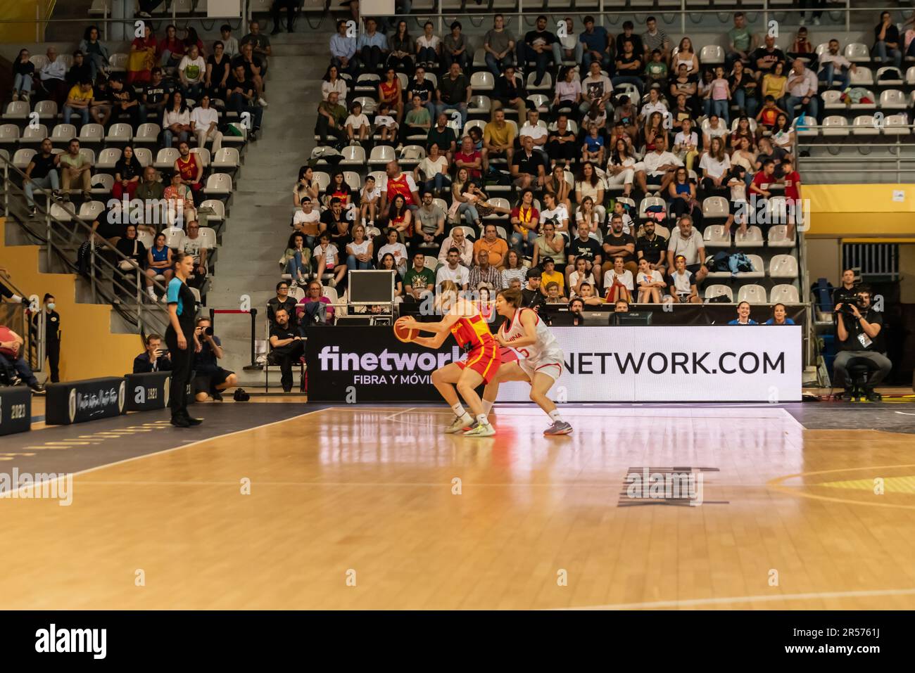 vigo, Spanien. 26. Mai 2023. Das Team der spanischen Spieler greift die harte Verteidigung der chinesischen Nationalmannschaft an. Kredit: XAN G. Stockfoto