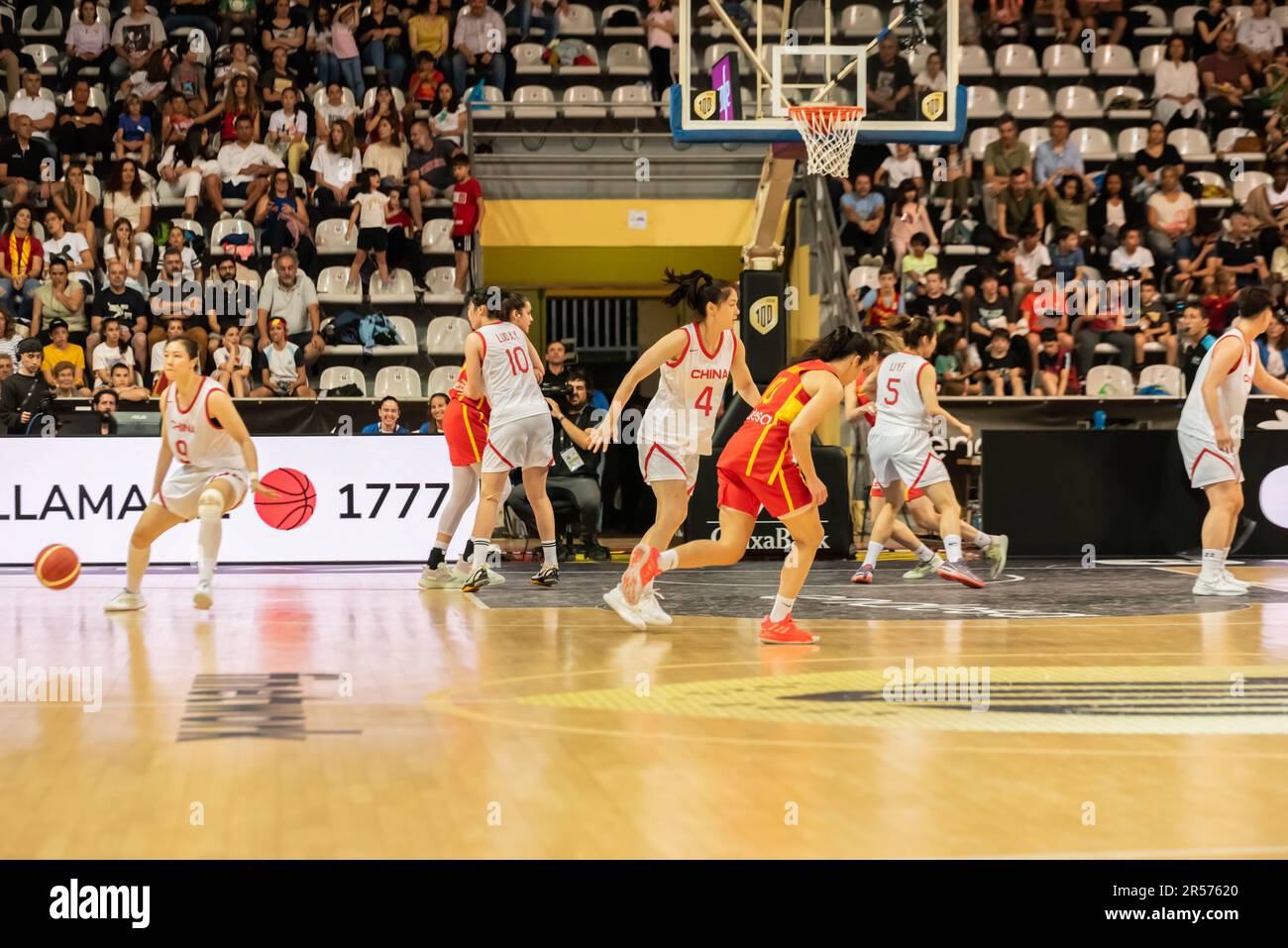 vigo, Spanien. 26. Mai 2023. Das Team der spanischen Spieler greift die harte Verteidigung der chinesischen Nationalmannschaft an. Kredit: XAN G. Stockfoto
