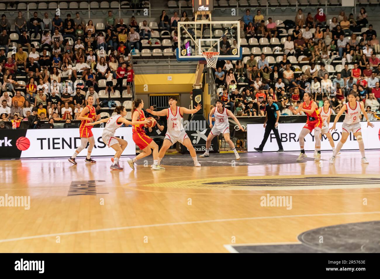 vigo, Spanien. 26. Mai 2023. Das Team der spanischen Spieler greift die harte Verteidigung der chinesischen Nationalmannschaft an. Kredit: XAN G. Stockfoto