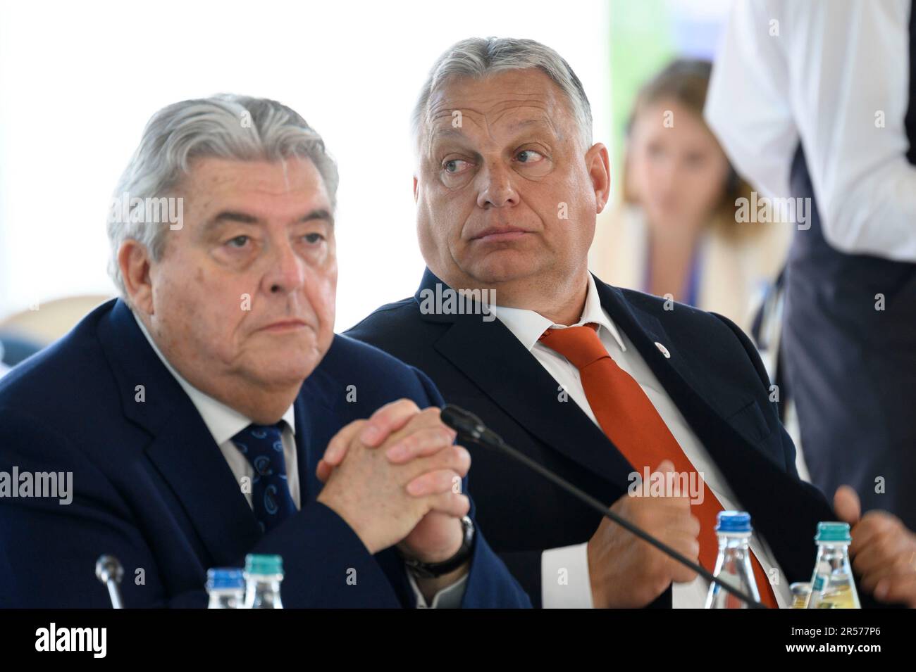 Bulboaca, Moldawien. 01. Juni 2023. Bulboaca, Moldawien. 01. Juni 2023. Der ungarische Ministerpräsident Viktor Orban, rechts, und Monaco-Ministerpräsident Pierre Dartout, links, anlässlich des Gipfels der Europäischen Politischen Gemeinschaft auf der Burg Mimi am 1. Juni 2023 in Bulboaca, Moldau. Kredit: Pool Photo/Pressestelle Des Ukrainischen Präsidenten/Alamy Live News Stockfoto