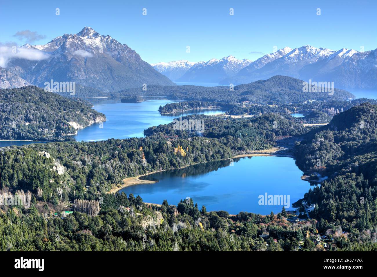 Wunderschöner Panoramablick auf die Seen und Berge in der Nähe von Bariloche, Argentinien Stockfoto