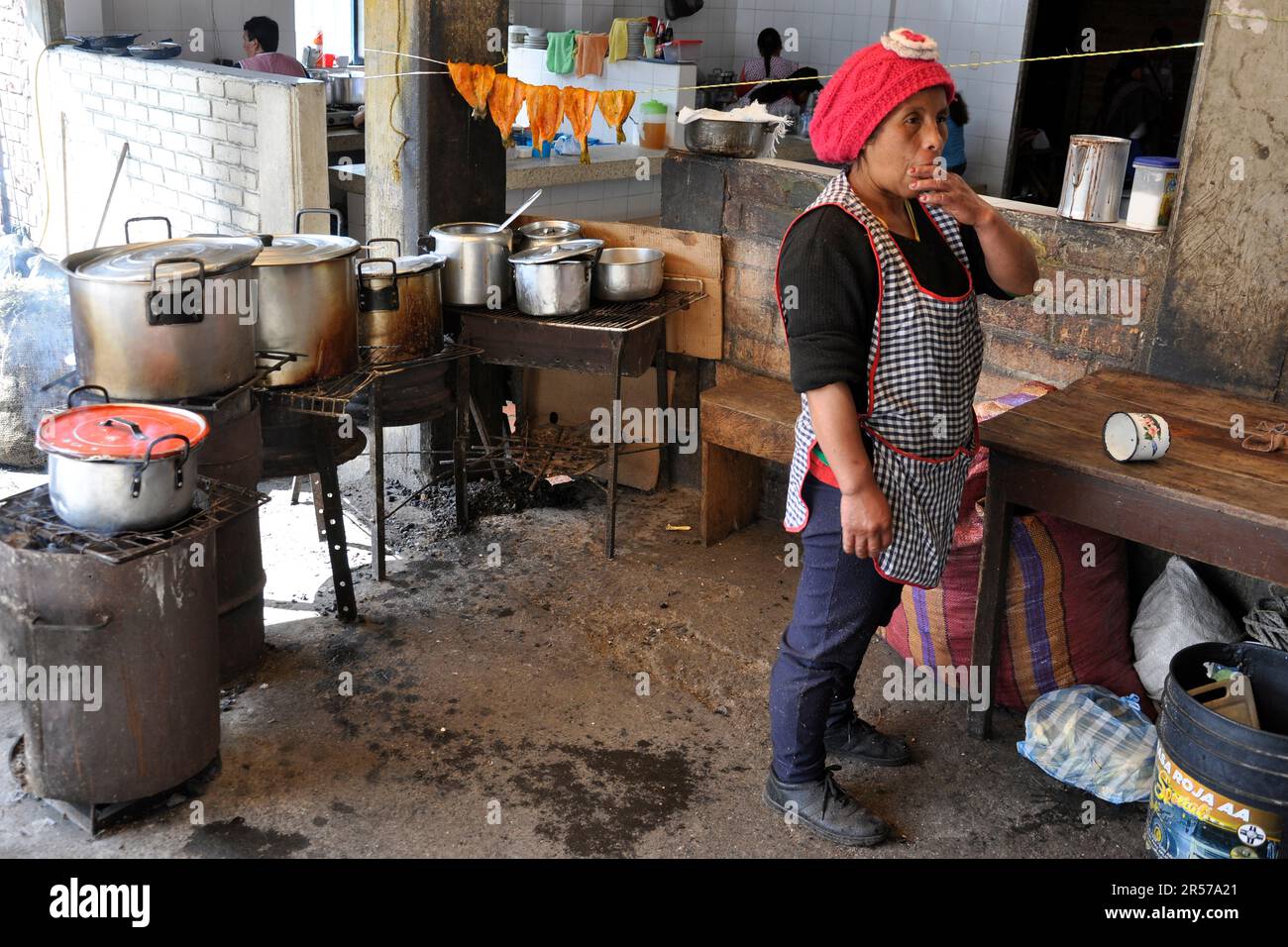 Amerika. Anden. Stadt. Kolumbien. Tag. Geografie. Geschichte. Latein. Niemand. Im Freien. Menschen. Nach Süden. Traditionell. Reisen. Cauca. Silvia. Indio Indios. Markt. Guambiano Stockfoto
