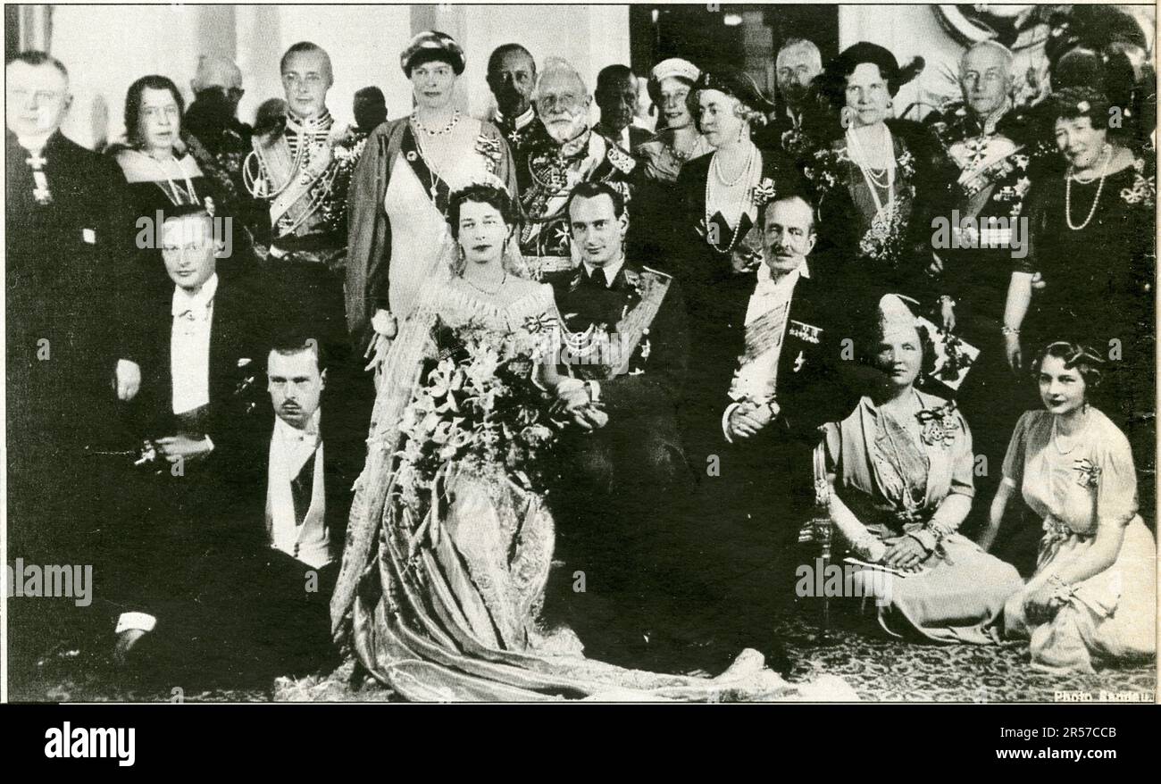 Le 2 Mai 1938 , mariage du Prince Louis-Ferdinand avec la grande Duchesse Kira de Russie,fille du Grand-duc Cyrille.Vieil Kaiser Guillaume II,debou Stockfoto