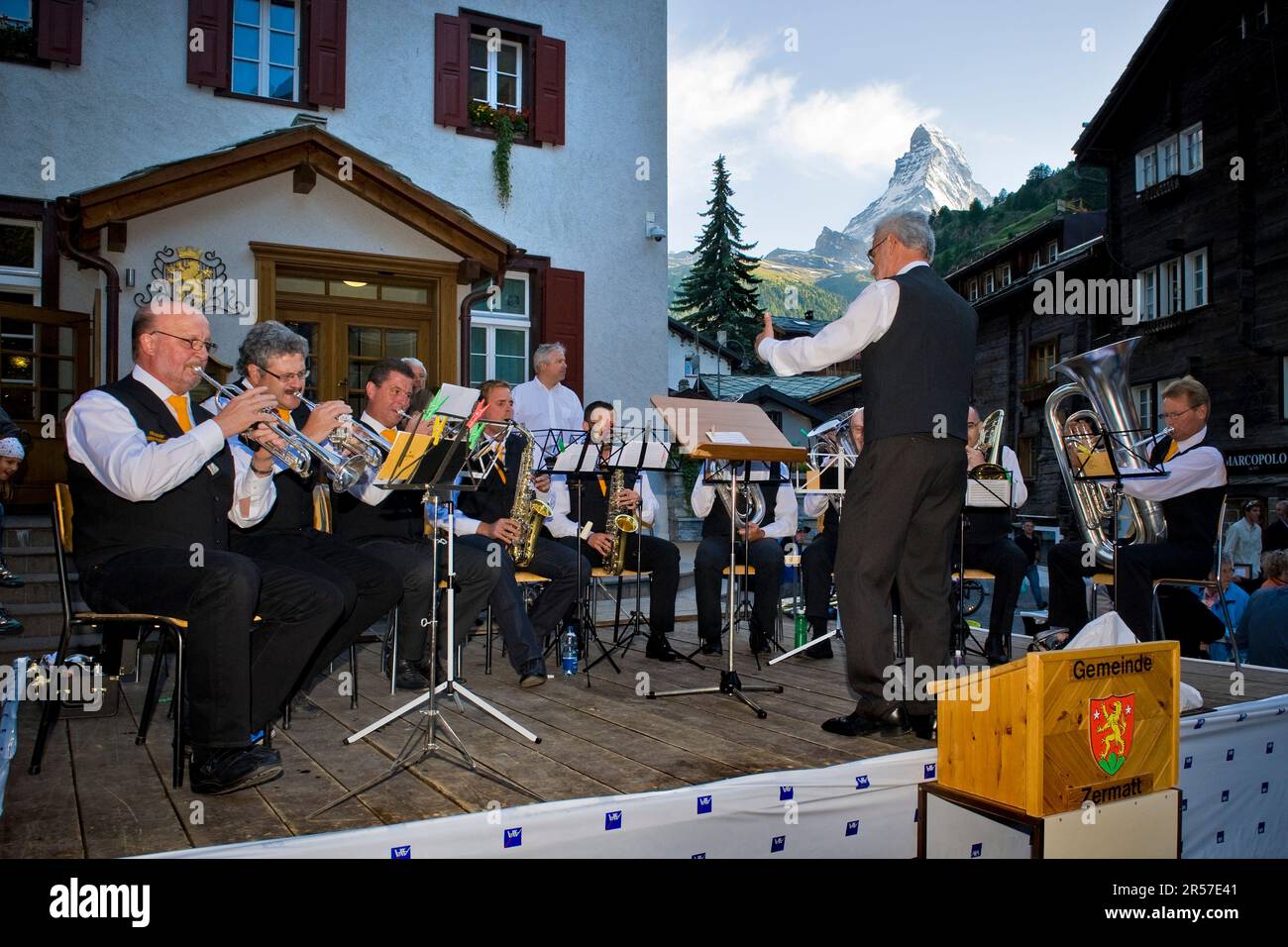 Die Schweiz. Kanton Valais. Zermatt. Traditionelles Festival. Volkskunstgruppe Stockfoto
