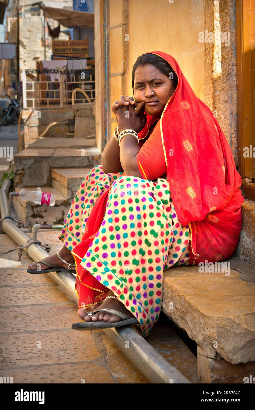 Indien. Rajasthan. Jaisalmer. Eine Frau Stockfoto