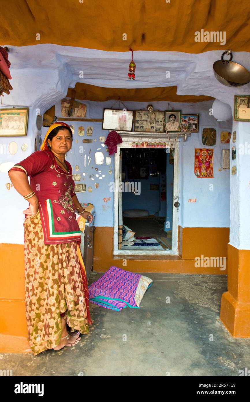Indien. Rajasthan. Jaisalmer. Frau zu Hause Stockfoto