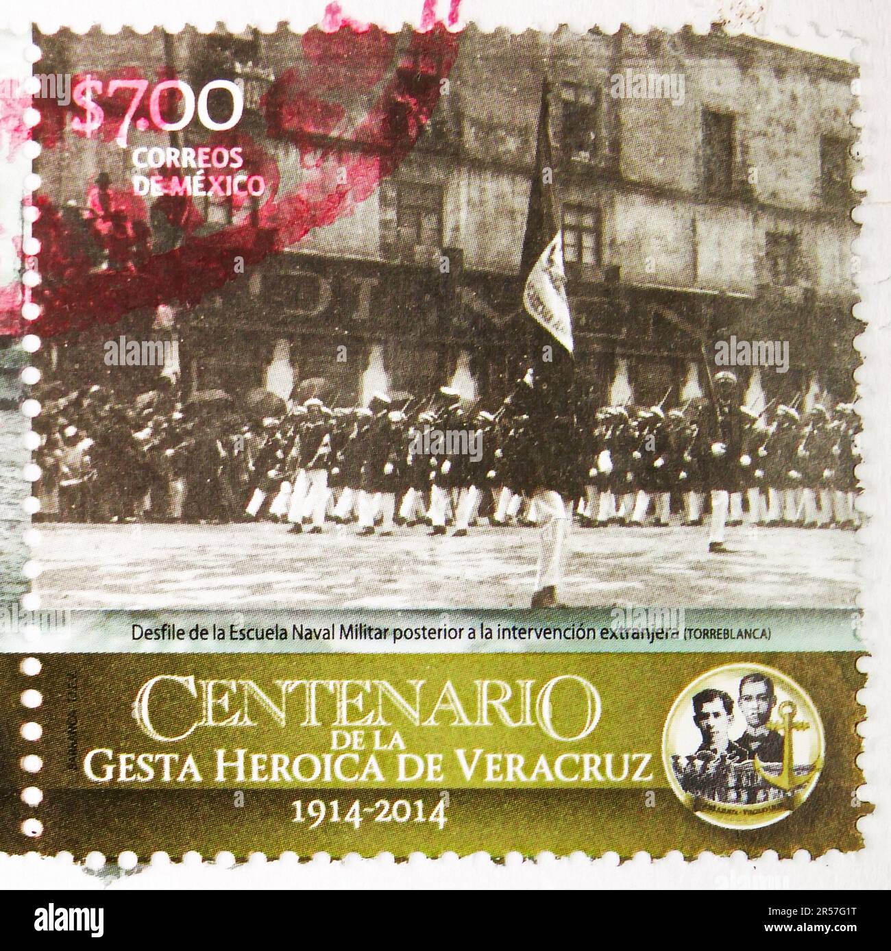 MOSKAU, RUSSLAND - 17. MAI 2023: In Mexiko gedruckte Briefmarken zeigen die Parade des Militär-Obituary nach der Auslandsintervention, amerikanische Regierung Stockfoto