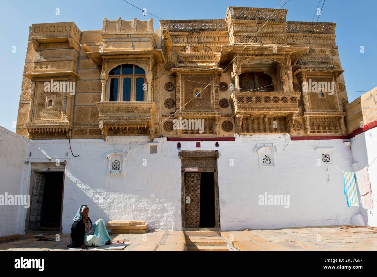 Indien. Rajasthan. Jaisalmer. Haus vor Ort Stockfoto