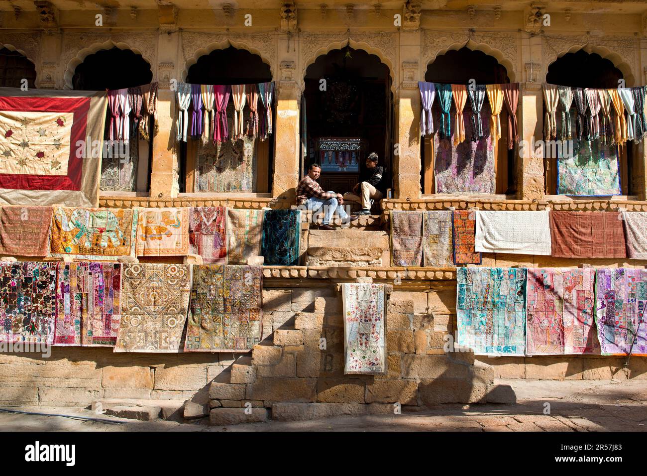 Indien. Rajasthan. Jaisalmer. Souvenirladen Stockfoto