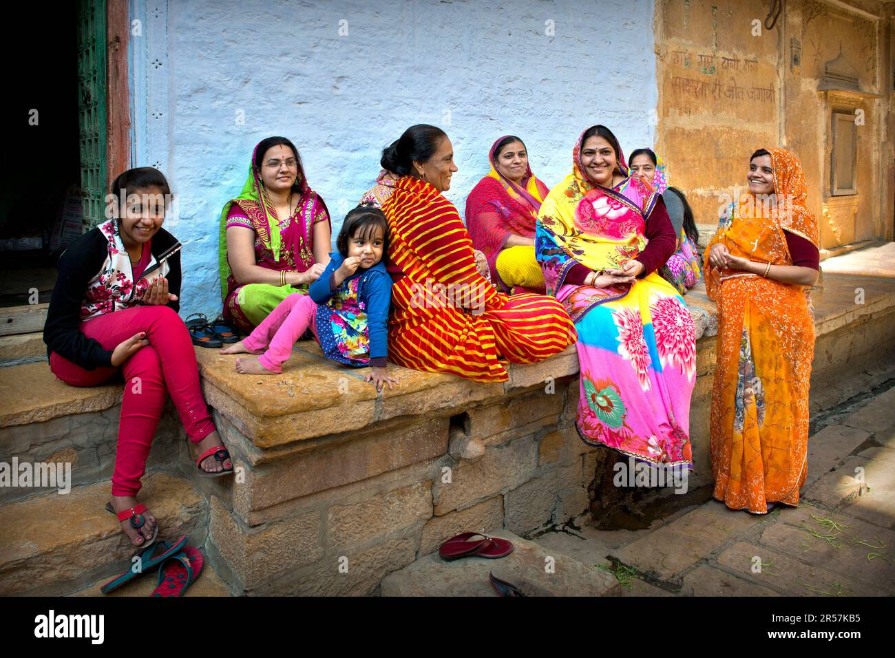 Indien. Rajasthan. Jaisalmer. Das tägliche Leben. Frauen Stockfoto