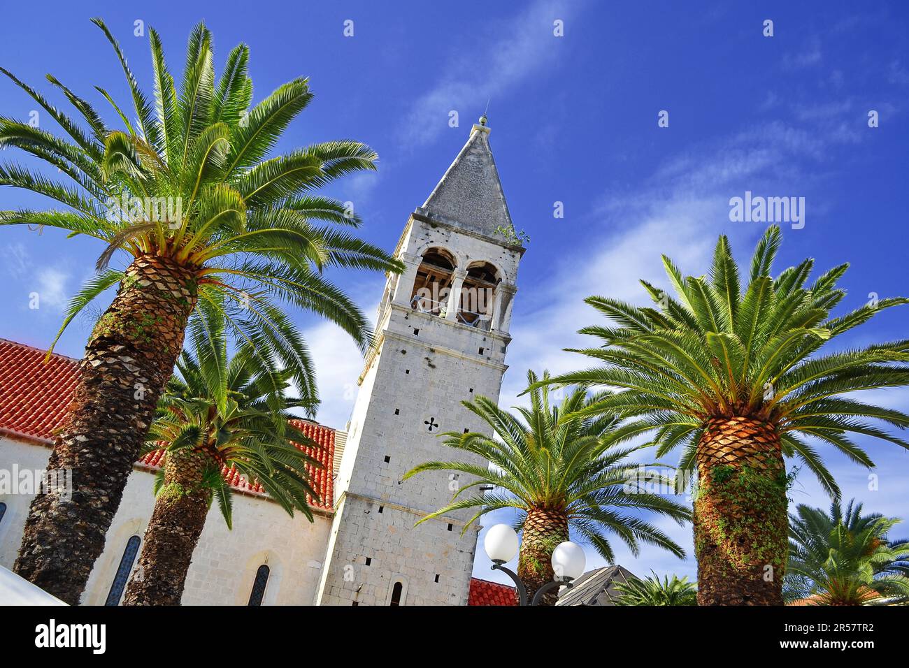 Die Stadt Trogir in Dalmatien, Kroatien an der Adriaküste Stockfoto