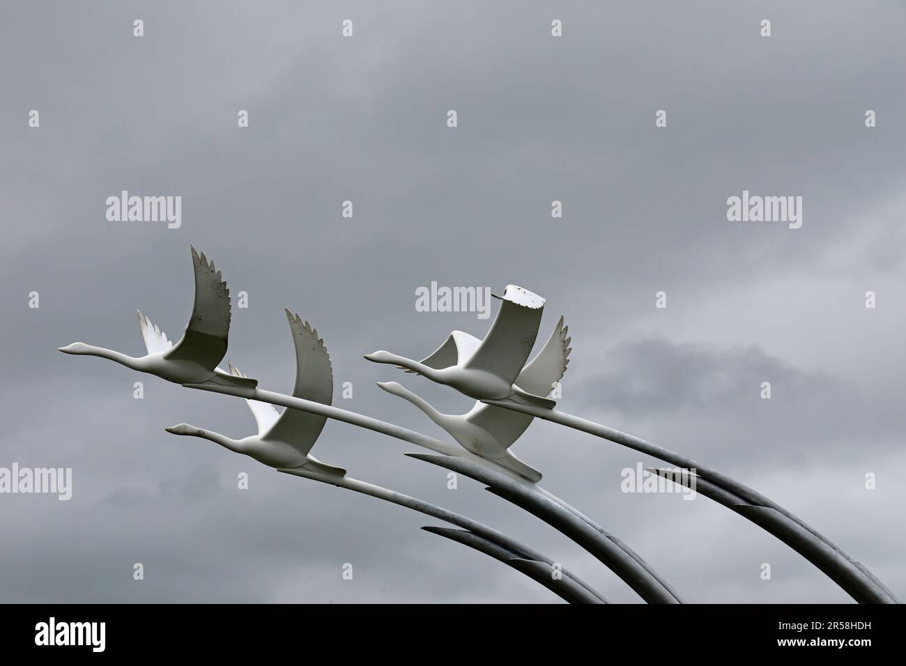 Kinder der Lir-Skulptur von Malcolm Robertson in Ballycastle in Nordirland Stockfoto