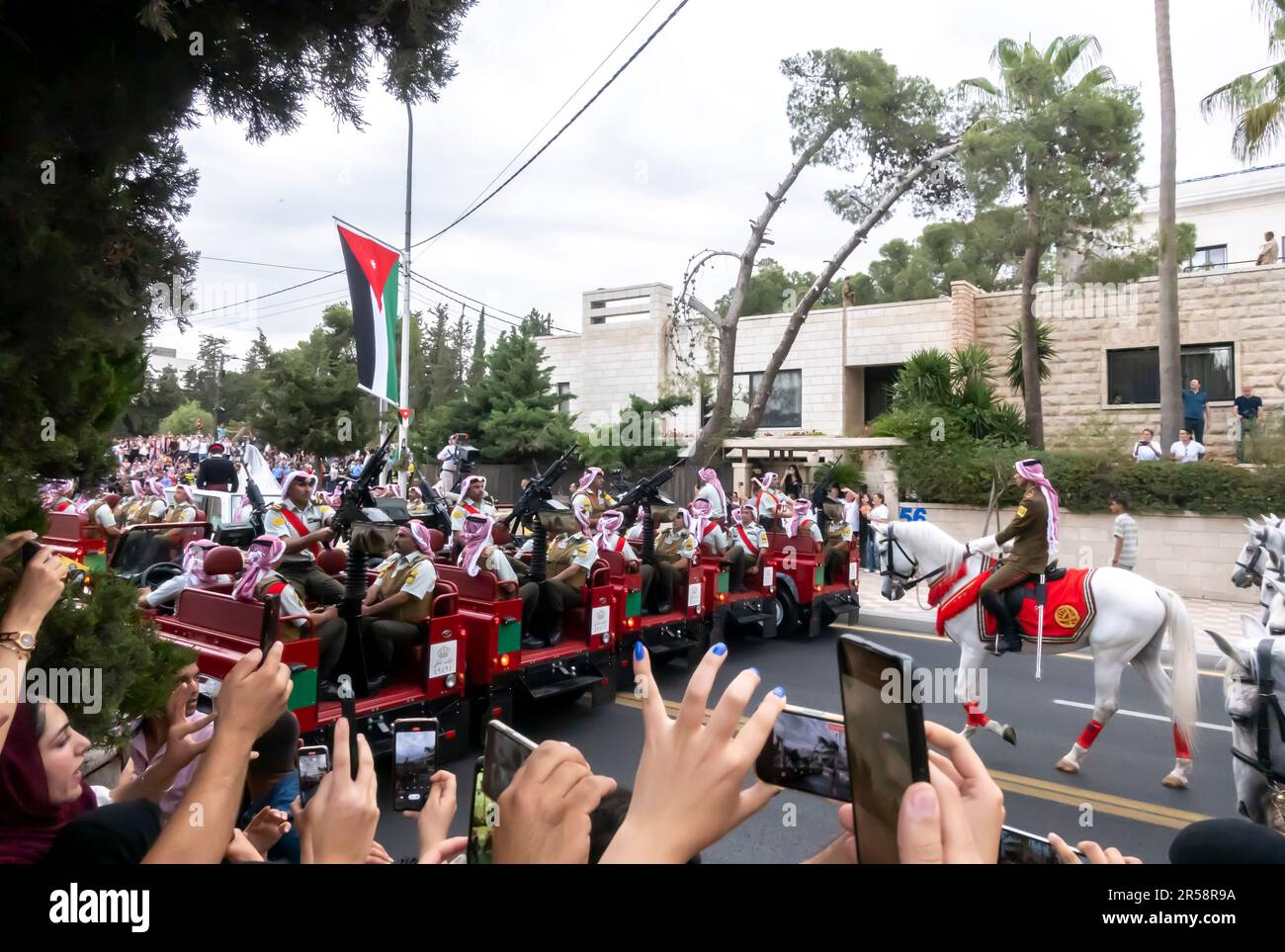 Militär auf Pferden während der Hochzeit des Prinzen von Jordanien, 1. Juni 2023. Amman Jordan Stockfoto