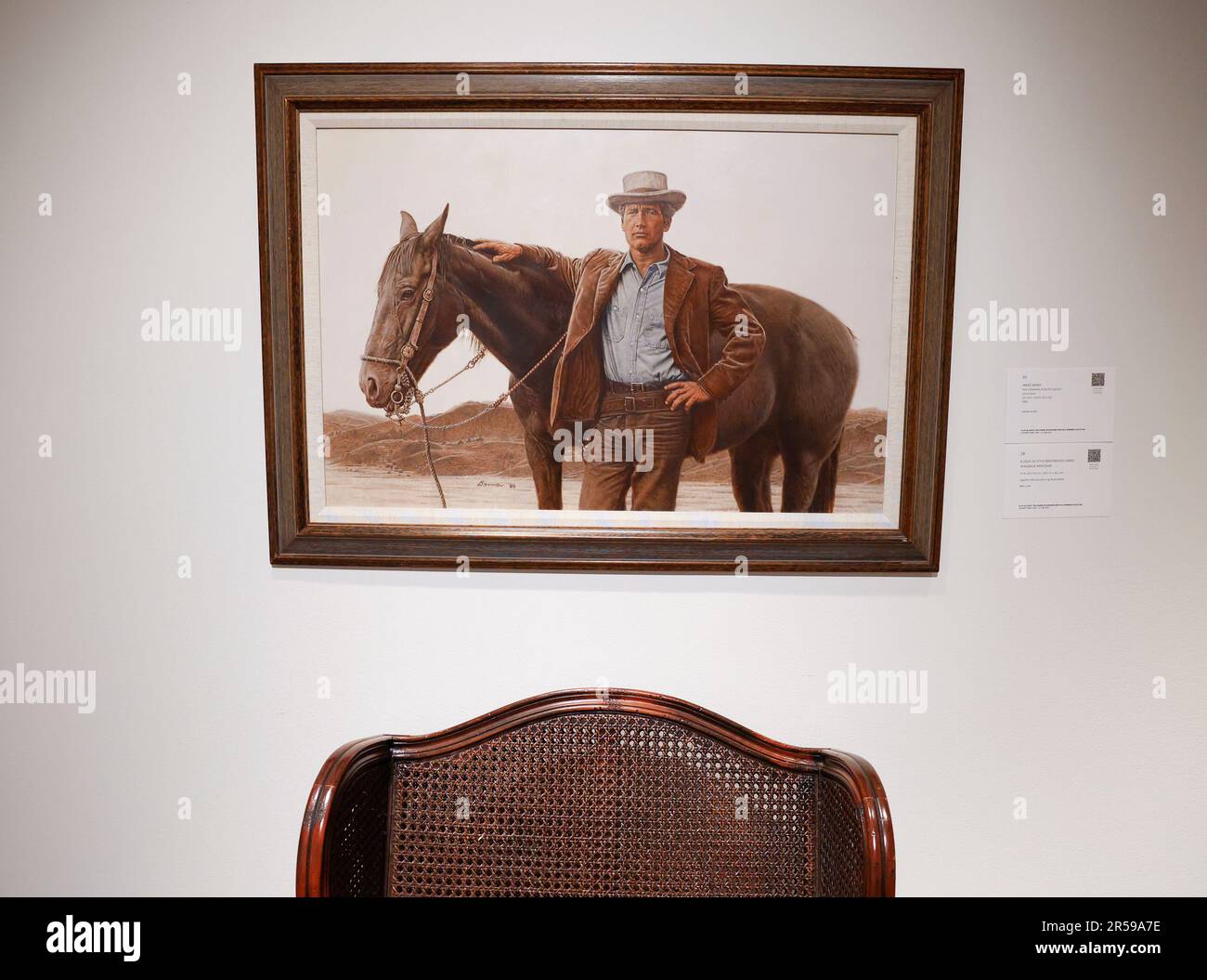 New York, Usa. 01. Juni 2023. Paul Newman als Butch Cassidy von James Bama wird am Donnerstag, den 1. Juni 2023, im Rahmen des Ausverkaufs von World of Joanne Woodward und Paul Newman bei Sotheby's in New York City ausgestellt. Foto: John Angelillo/UPI Credit: UPI/Alamy Live News Stockfoto