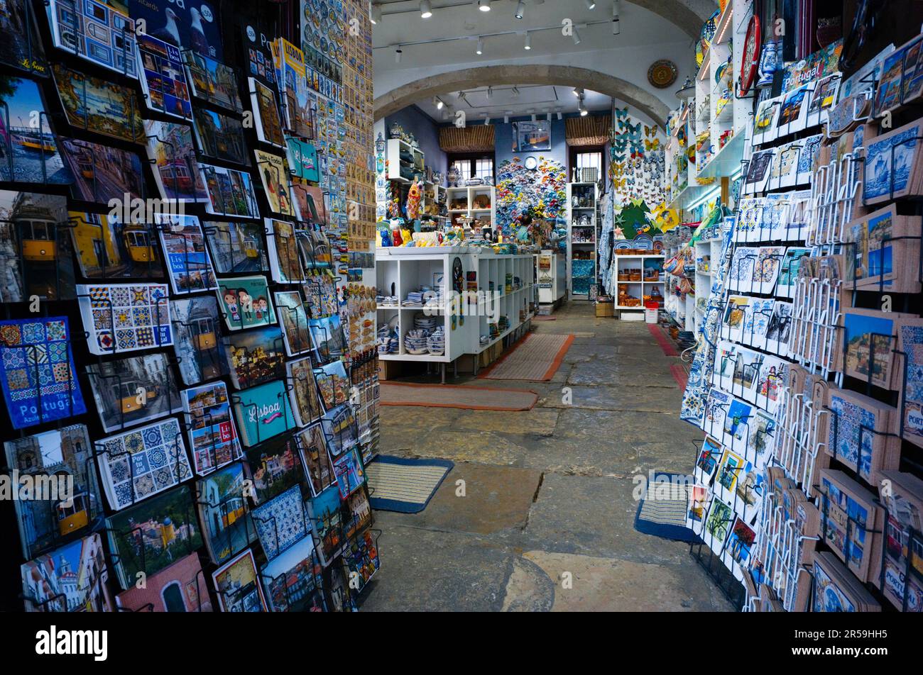 Wir haben uns einen Souvenirladen in der Haupttouristengegend von Lissabon angesehen Stockfoto